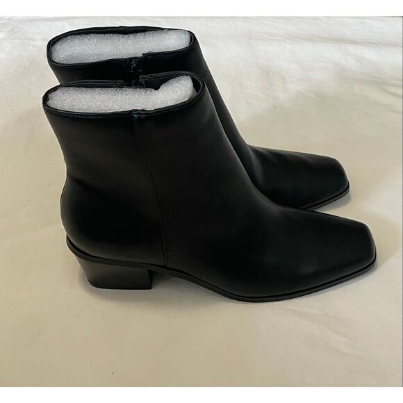 Lulus Rayaa Black Low Ankle Booties 8.5 - Picture 6 of 10